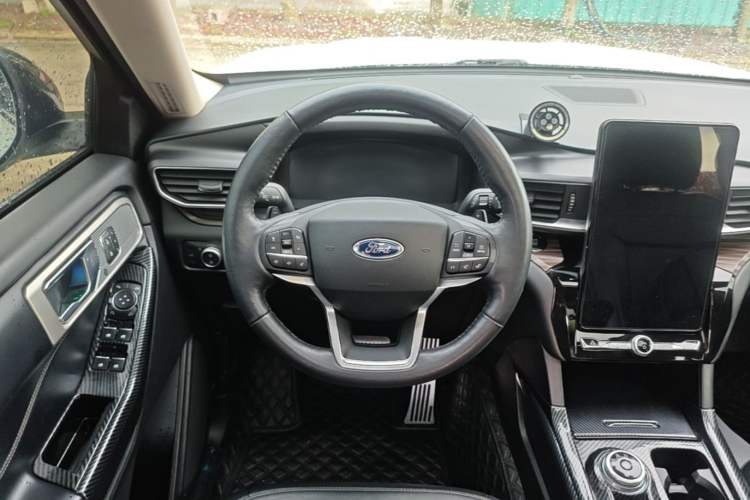 Used Ford Explorer 2020 EcoBoost 285 4x4 Titanium Edition 6 Seats Steering Wheel