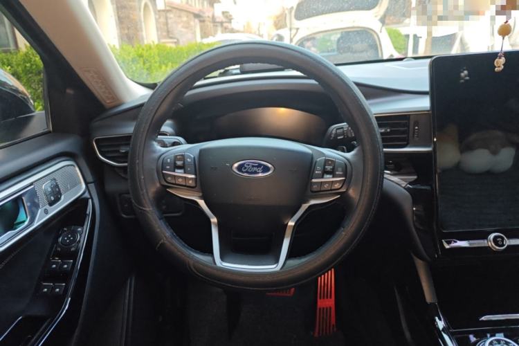 Used Ford Explorer 2020 EcoBoost 285 4x4 Titanium Edition 6 Seats Steering Wheel