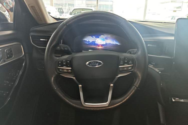 Used Ford Explorer 2020 EcoBoost 285 4x4 Titanium Edition 6 Seats Steering Wheel