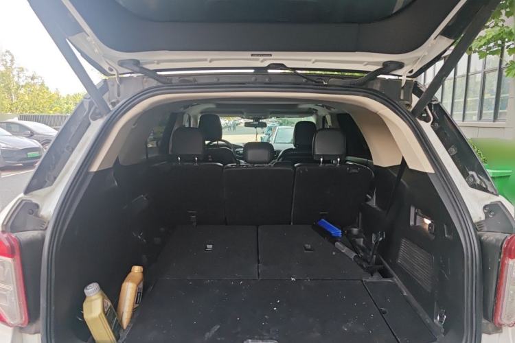Used Ford Explorer 2020 EcoBoost 285 4x4 Trend Edition 7-Seater Trunk