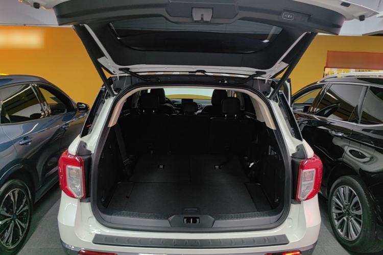 Used Ford Explorer 2020 EcoBoost 285 4x4 Trend Edition 7-Seater Trunk