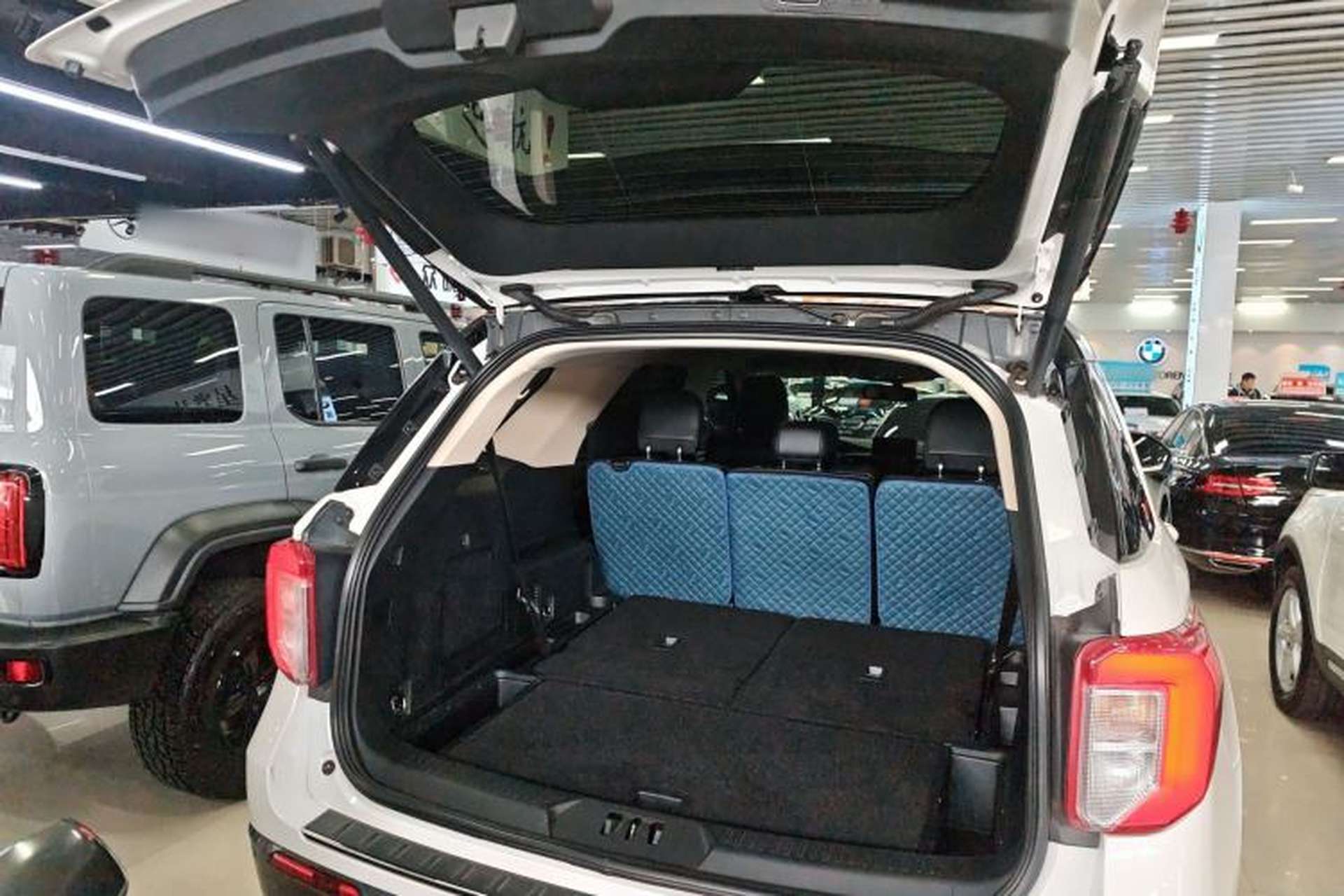 Used Ford Explorer 2020 EcoBoost 285 4x4 Titanium Edition 7-Seater Trunk