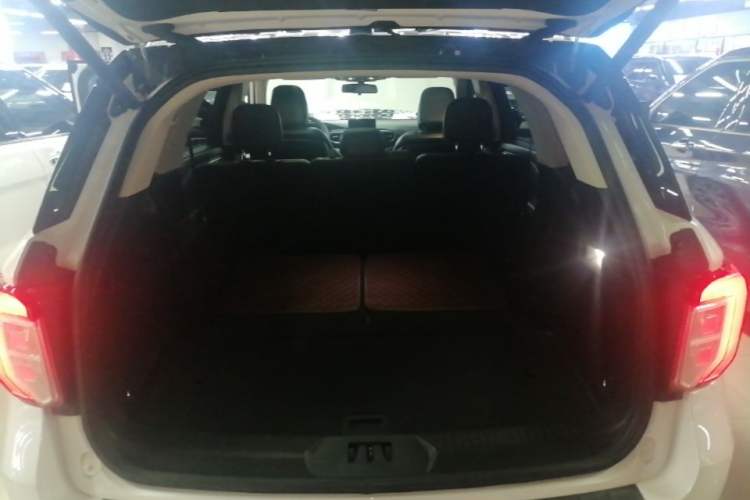 Used Ford Explorer 2020 EcoBoost 285 4x4 Trend Edition 7-Seater Trunk