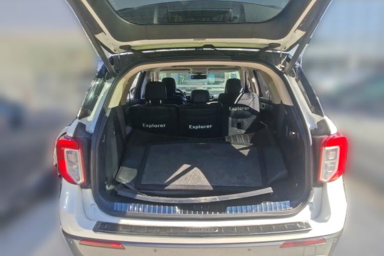 Used Ford Explorer 2020 EcoBoost 285 4x4 Titanium Edition 7-Seater Trunk