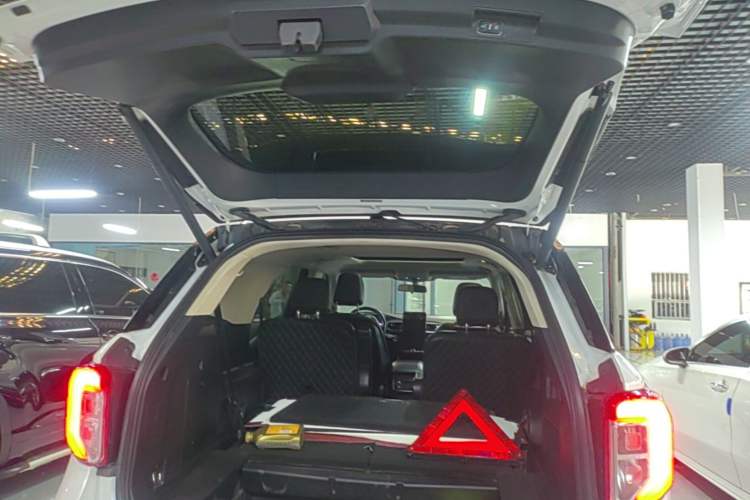 Used Ford Explorer 2020 EcoBoost 285 Rear-Drive Trend Edition 6 Seats Trunk