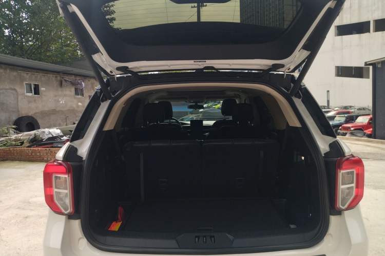 Used Ford Explorer 2020 EcoBoost 285 Rear-Drive Trend Edition 6 Seats Trunk