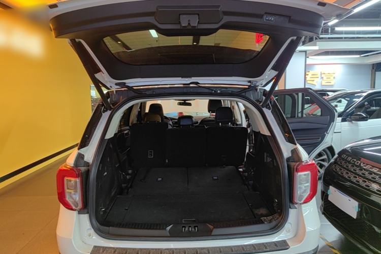 Used Ford Explorer 2020 EcoBoost 285 4x4 Trend Edition 7-Seater Trunk