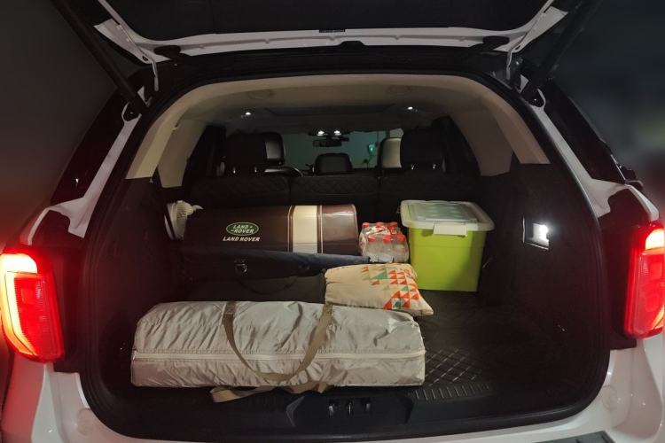 Used Ford Explorer 2020 EcoBoost 285 Rear-Drive Trend Edition 7-Seater Trunk