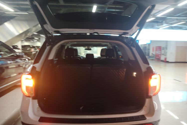 Used Ford Explorer 2020 EcoBoost 285 4x4 Trend Edition 7-Seater Trunk