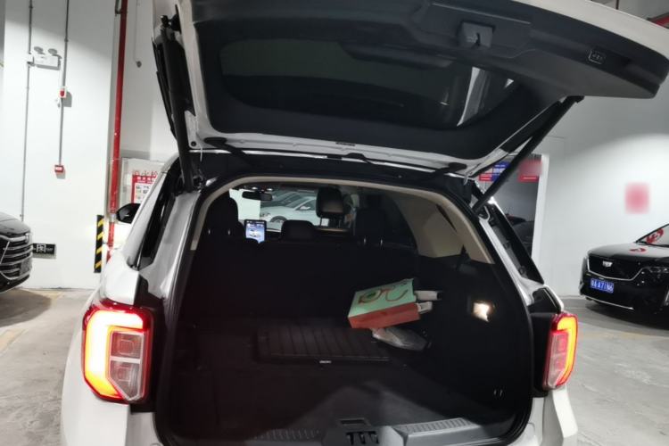Used Ford Explorer 2020 EcoBoost 285 4x4 Titanium Edition 7-Seater Trunk