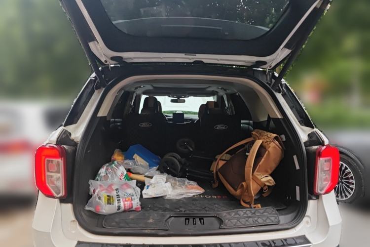 Used Ford Explorer 2020 EcoBoost 285 4x4 Titanium Edition 7-Seater Trunk