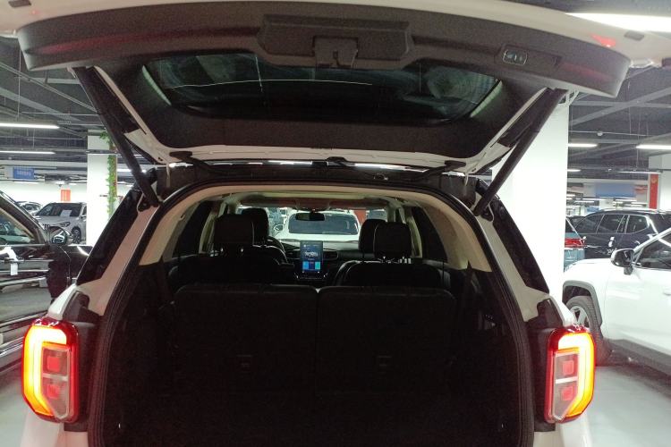 Used Ford Explorer 2020 EcoBoost 285 4x4 Titanium Edition 6 Seats Trunk