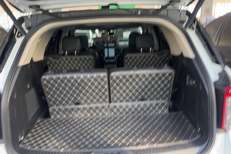 Used Ford Explorer 2020 EcoBoost 285 4x4 Titanium Edition 6 Seats Trunk