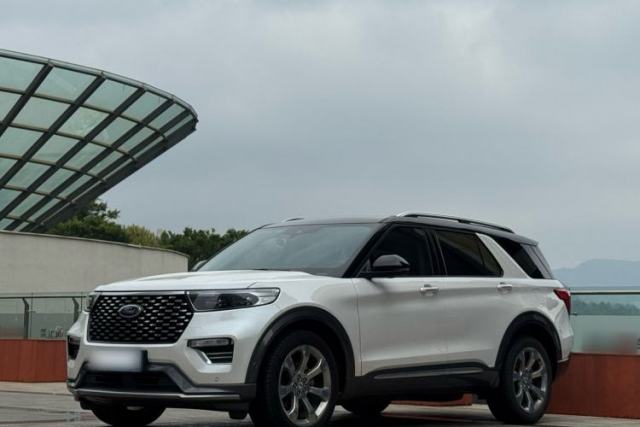 Ojetý Ford Explorer 2020 EcoBoost 285 4x4 Platinum Edition 6 Seats