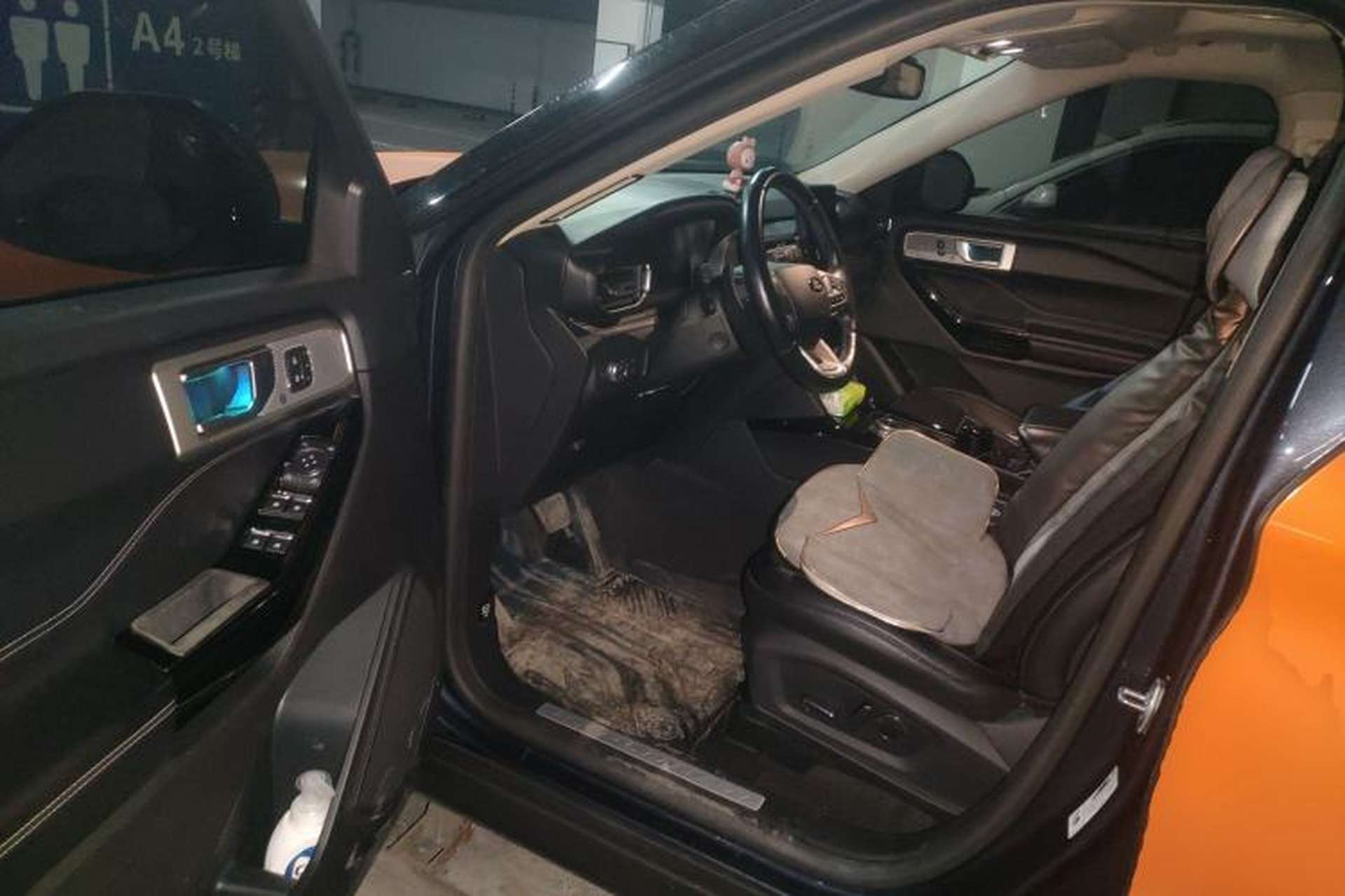 Used Ford Explorer 2020 EcoBoost 285 4x4 Titanium Edition 7-Seater Driver Seat