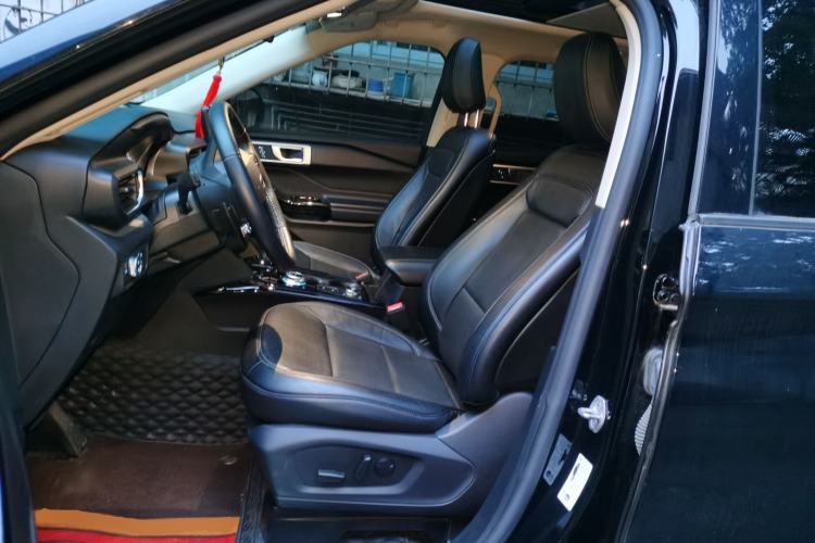 Used Ford Explorer 2022 EcoBoost 285 Four-Wheel Drive 30th Anniversary Edition 7 Seats Left Front Seat