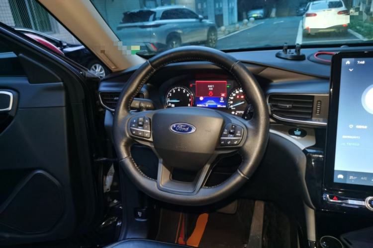 Used Ford Explorer 2022 EcoBoost 285 Four-Wheel Drive 30th Anniversary Edition 7 Seats Steering Wheel