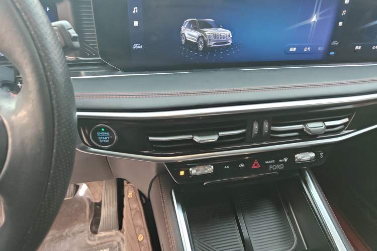 Used Ford Explorer 2023 EcoBoost 285 4x4 ST-LINE 7-Seater Audio And AC Panel