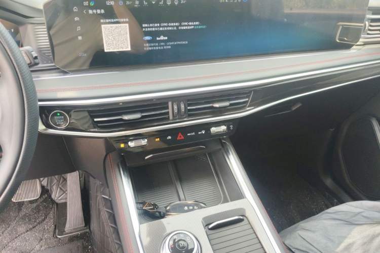Used Ford Explorer 2023 EcoBoost 285 4x4 ST-LINE 7-Seater Audio And AC Panel