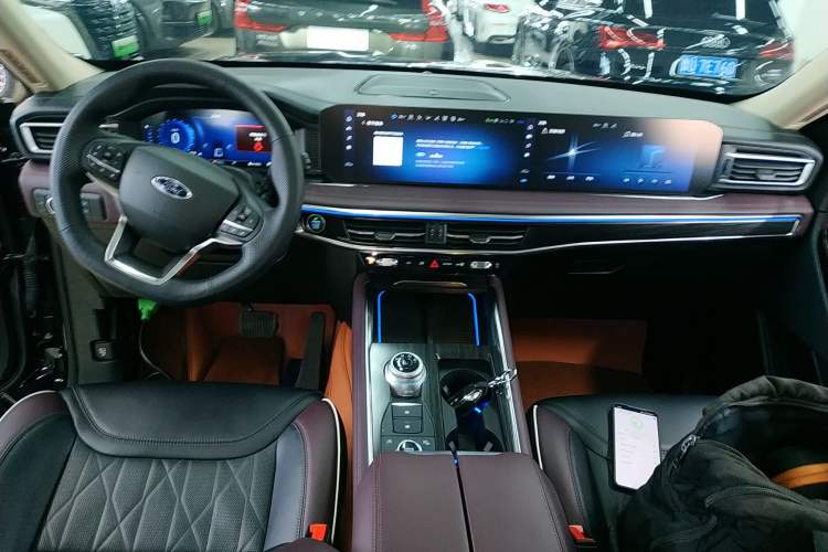 Used Ford Explorer 2023 EcoBoost 285 Four-Wheel Drive Titanium Edition 7-Seater Audio And AC Panel