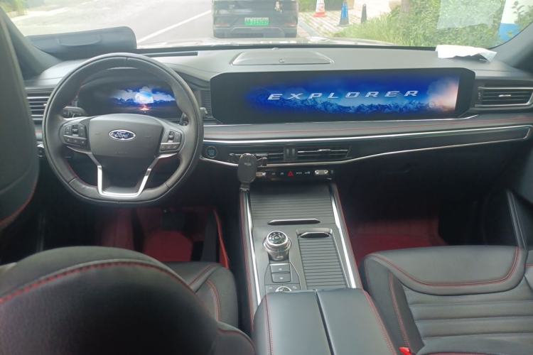 Used Ford Explorer 2023 EcoBoost 285 4x4 ST-LINE 6-Seater Center Console