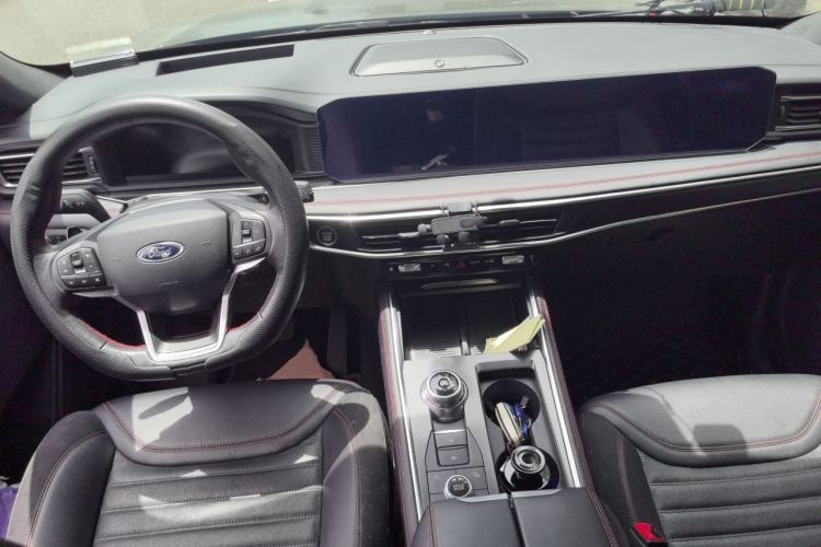 Used Ford Explorer 2023 EcoBoost 285 4x4 ST-LINE 6-Seater Center Console