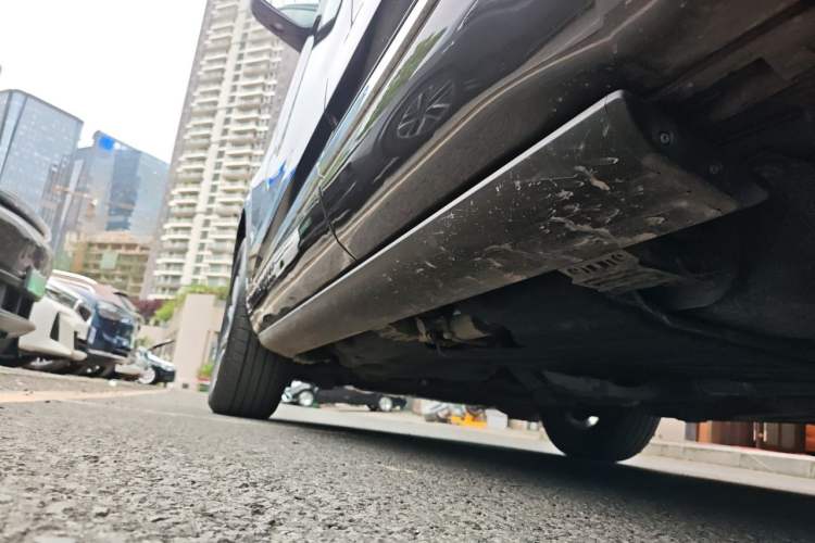 Used Ford Explorer 2023 EcoBoost 285 Four-Wheel Drive Titanium Edition 7-Seater Chassis Rear Left