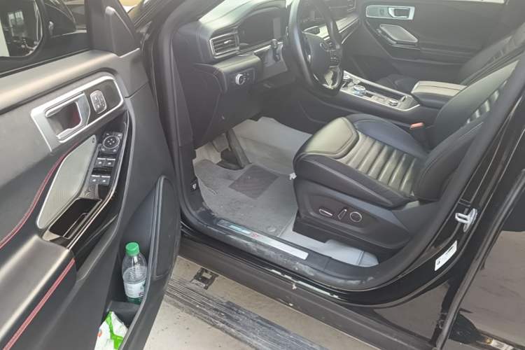 Used Ford Explorer 2023 EcoBoost 285 4x4 ST-LINE 6-Seater Driver Seat