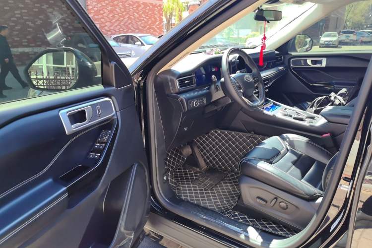 Used Ford Explorer 2023 EcoBoost 285 4x4 Trend Plus Edition 6 Seats Driver Seat