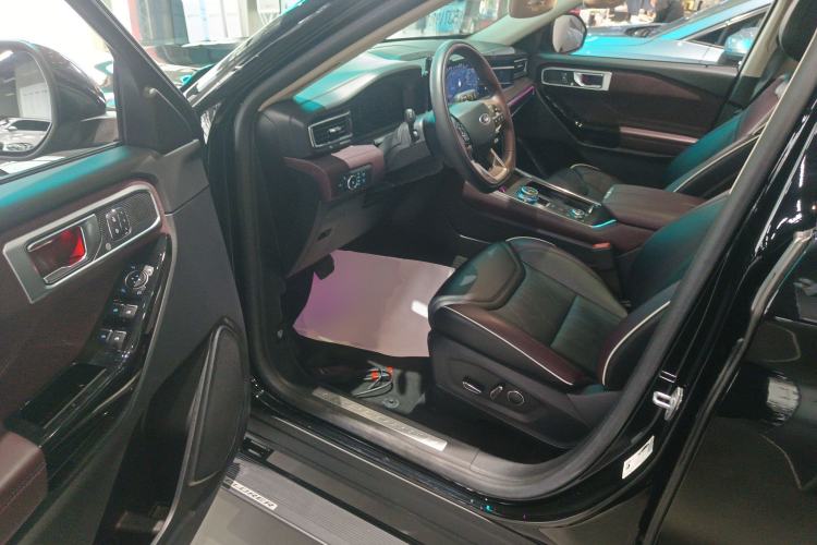 Used Ford Explorer 2023 EcoBoost 285 Four-Wheel Drive Titanium Edition 6 Seats Driver Seat