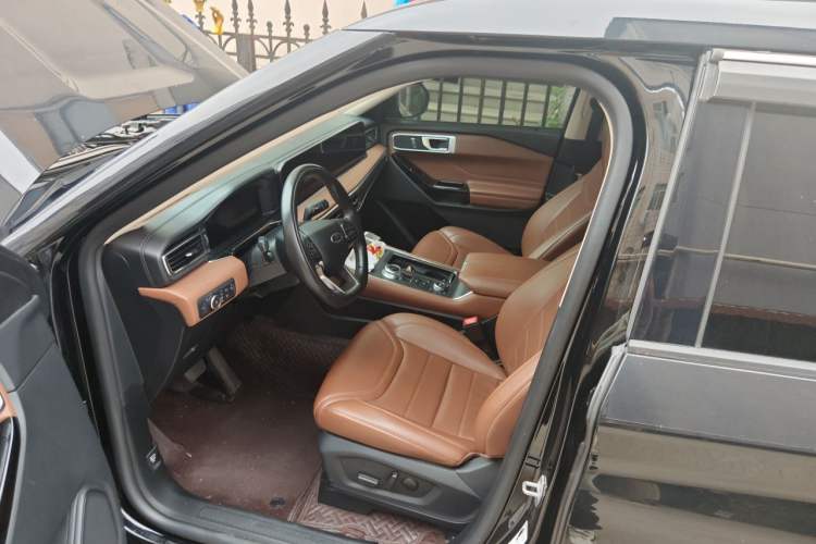 Used Ford Explorer 2023 EcoBoost 285 Four-Wheel Drive Stylish Plus Version 7 Seats Driver Seat