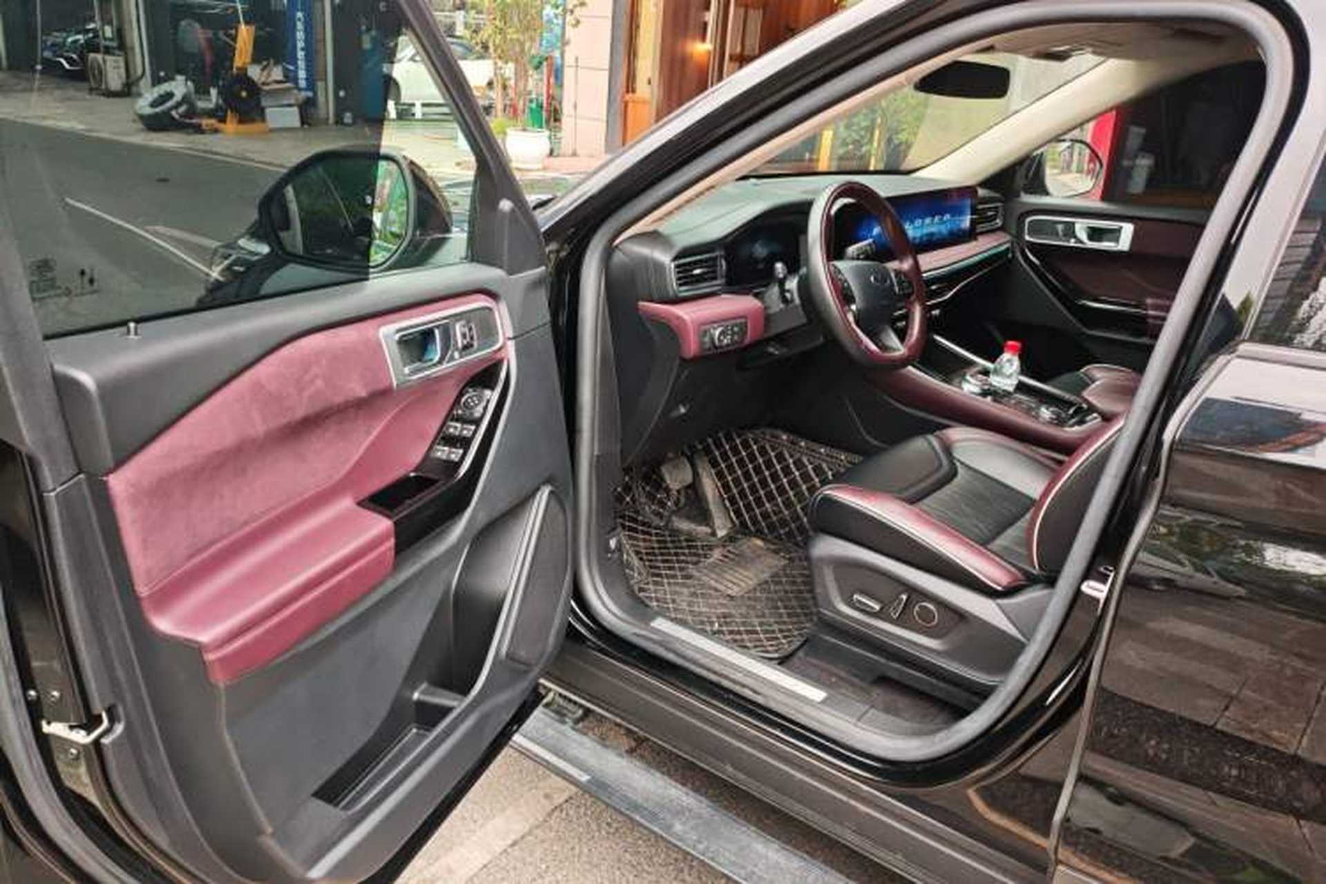 Used Ford Explorer 2023 EcoBoost 285 Four-Wheel Drive Titanium Edition 7-Seater Driver Seat