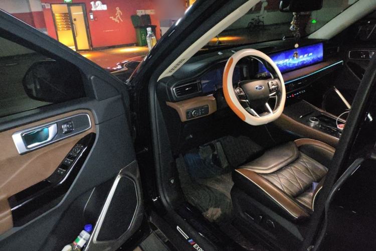 Used Ford Explorer 2023 EcoBoost 285 Four-Wheel Drive Titanium Edition 7-Seater Driver Seat