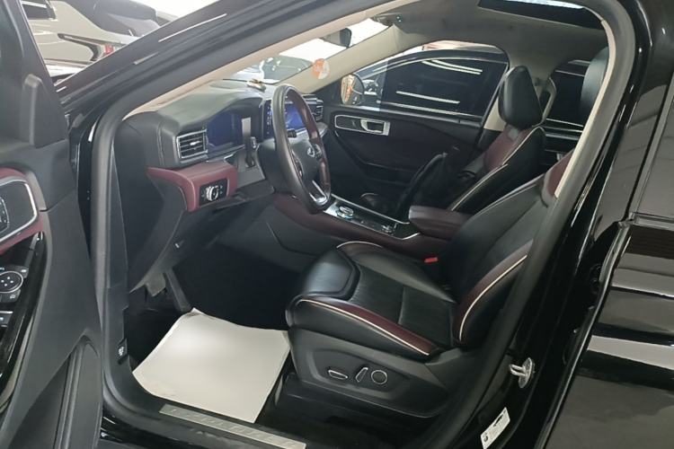 Used Ford Explorer 2023 EcoBoost 285 Four-Wheel Drive Titanium Edition 7-Seater Driver Seat