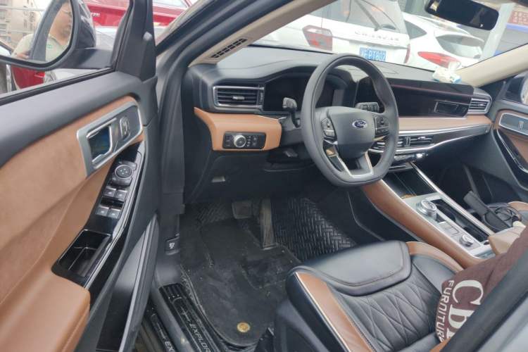 Used Ford Explorer 2023 EcoBoost 285 Four-Wheel Drive Titanium Edition 7-Seater Driver Seat