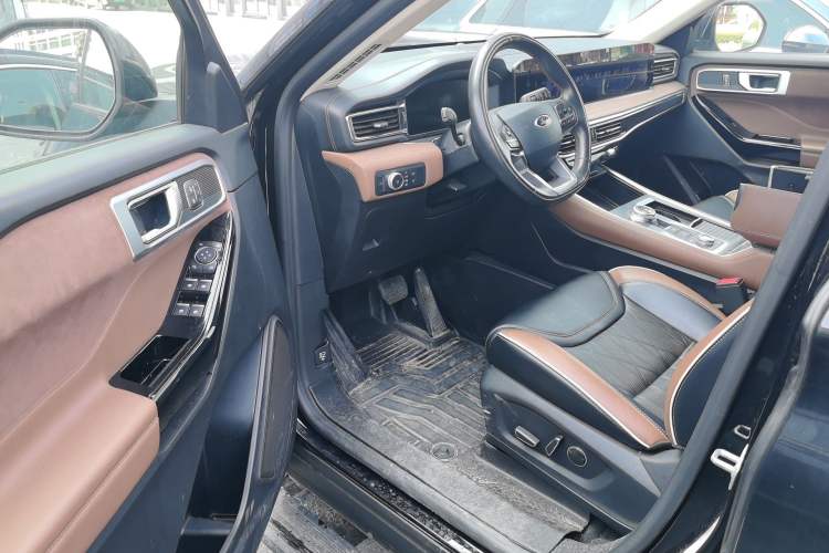 Used Ford Explorer 2023 EcoBoost 285 Four-Wheel Drive Titanium Edition 7-Seater Driver Seat
