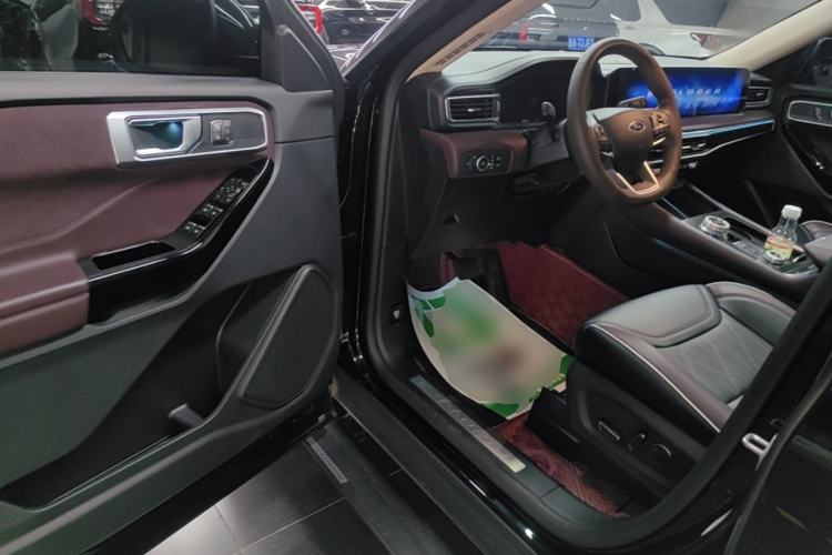 Used Ford Explorer 2023 EcoBoost 285 Four-Wheel Drive Titanium Edition 7-Seater Driver Seat