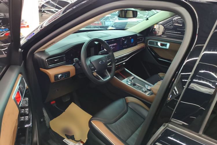 Used Ford Explorer 2023 EcoBoost 285 Four-Wheel Drive Titanium Edition 6 Seats Driver Seat