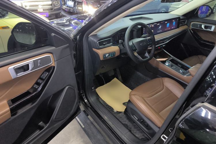 Used Ford Explorer 2023 EcoBoost 285 Four-Wheel Drive Stylish Plus Version 7 Seats Driver Seat