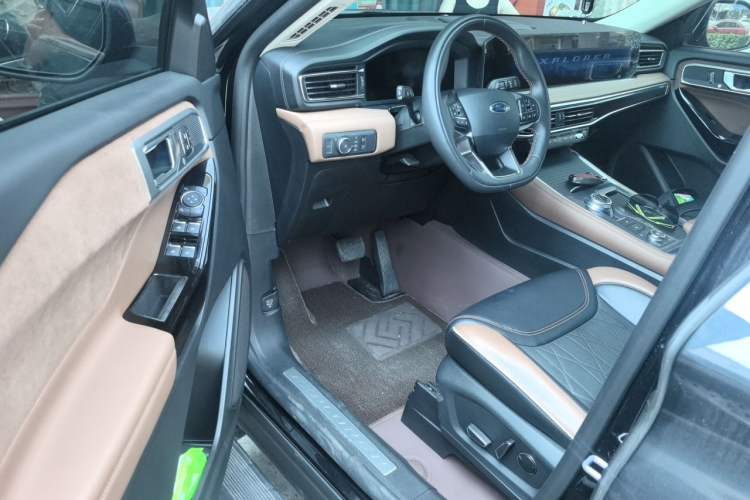 Used Ford Explorer 2023 EcoBoost 285 Four-Wheel Drive Titanium Edition 6 Seats Driver Seat