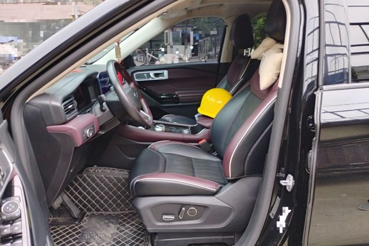 Used Ford Explorer 2023 EcoBoost 285 Four-Wheel Drive Titanium Edition 7-Seater Driver Seat