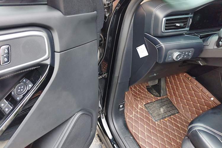 Used Ford Explorer 2023 EcoBoost 285 4x4 Trend Plus Edition 6 Seats Driver Seat