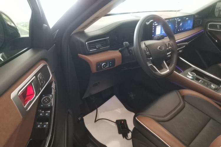 Used Ford Explorer 2023 EcoBoost 285 Four-Wheel Drive Titanium Edition 7-Seater Driver Seat