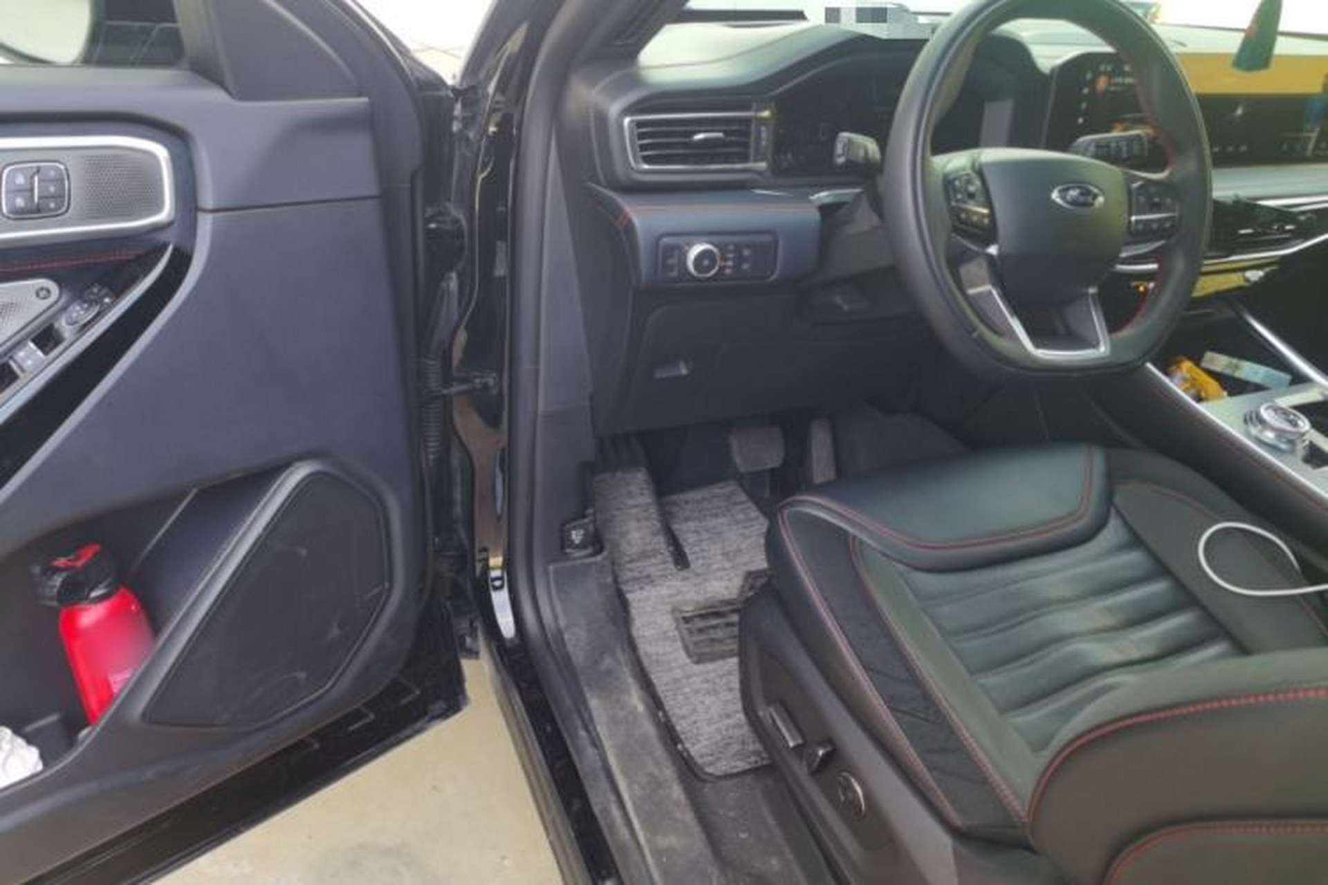 Used Ford Explorer 2023 EcoBoost 285 4x4 ST-LINE 6-Seater Driver Seat
