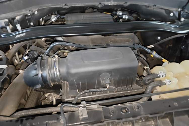 Used Ford Explorer 2023 EcoBoost 285 4x4 ST-LINE 6-Seater Engine Bay