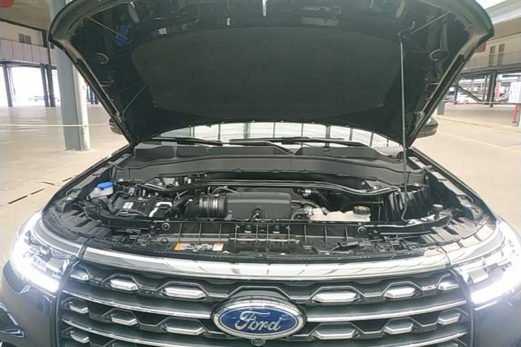 Used Ford Explorer 2023 EcoBoost 285 Four-Wheel Drive Titanium Edition 7-Seater Engine Bay