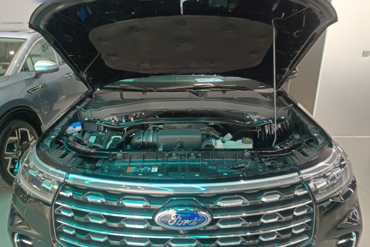 Used Ford Explorer 2023 EcoBoost 285 Four-Wheel Drive Titanium Edition 6 Seats Engine Bay