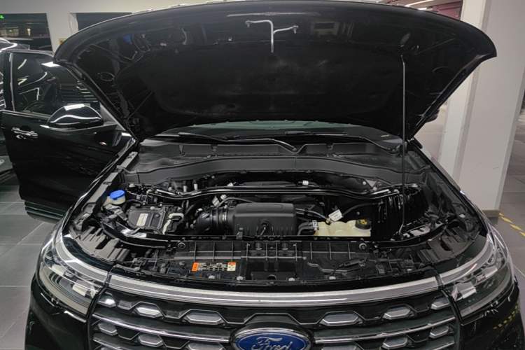 Used Ford Explorer 2023 EcoBoost 285 Four-Wheel Drive Titanium Edition 6 Seats Engine Bay
