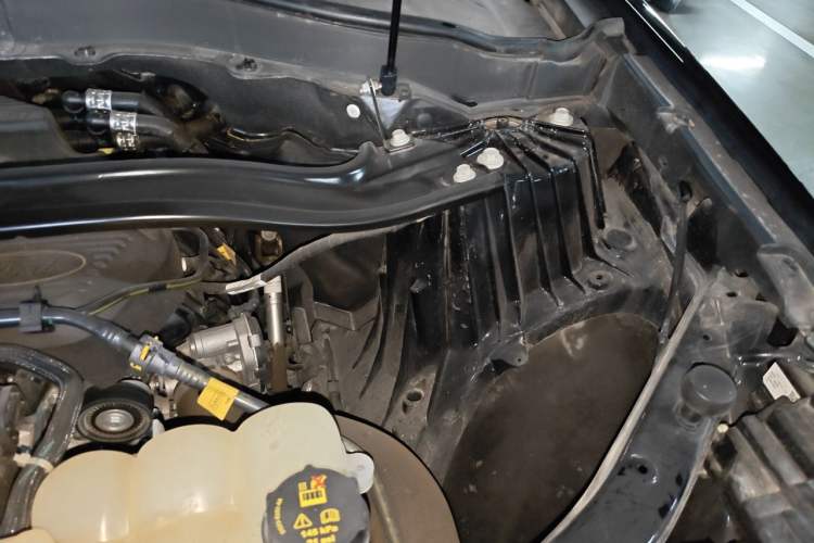 Used Ford Explorer 2023 EcoBoost 285 4x4 ST-LINE 6-Seater Engine Bay Left