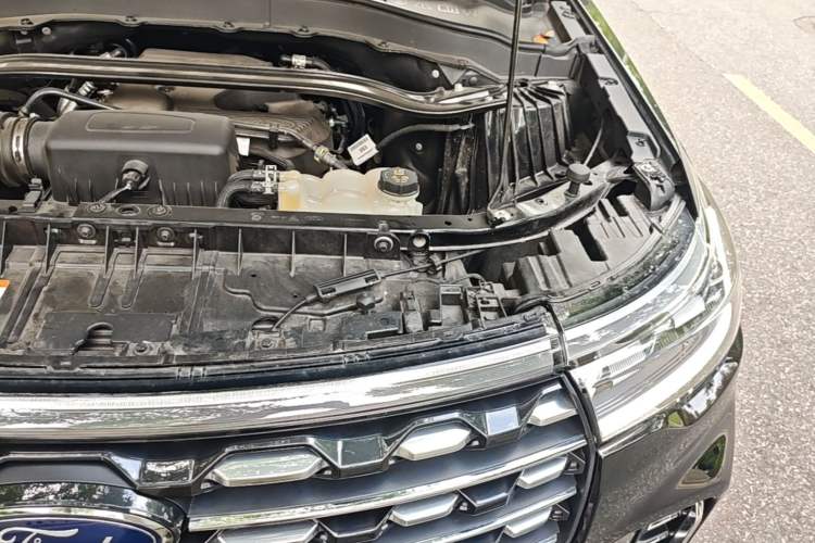Used Ford Explorer 2023 EcoBoost 285 Four-Wheel Drive Titanium Edition 7-Seater Engine Bay Left